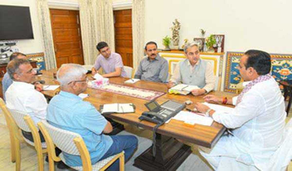 भजनलाल ने अंतरराष्ट्रीय सीमा सुरक्षा के संबंध में अधिकारियों के साथ ली समीक्षा बैठक